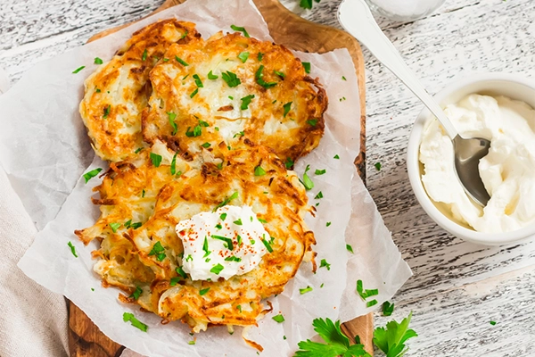 blog/2019/01/rosti-de-pommes-de-terre-la-recette-facile-pour-des-galettes-faites-maison.png